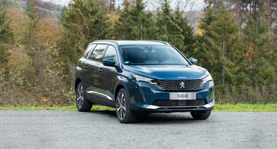 Giảm 50% lệ phí trước bạ, khách hàng được hưởng “ưu đãi kép” khi mua xe